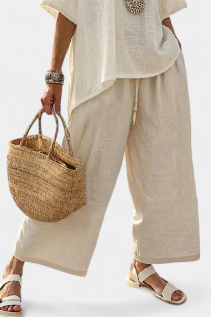 Beatrice | Camiseta cómoda básica y pantalones de pierna ancha.