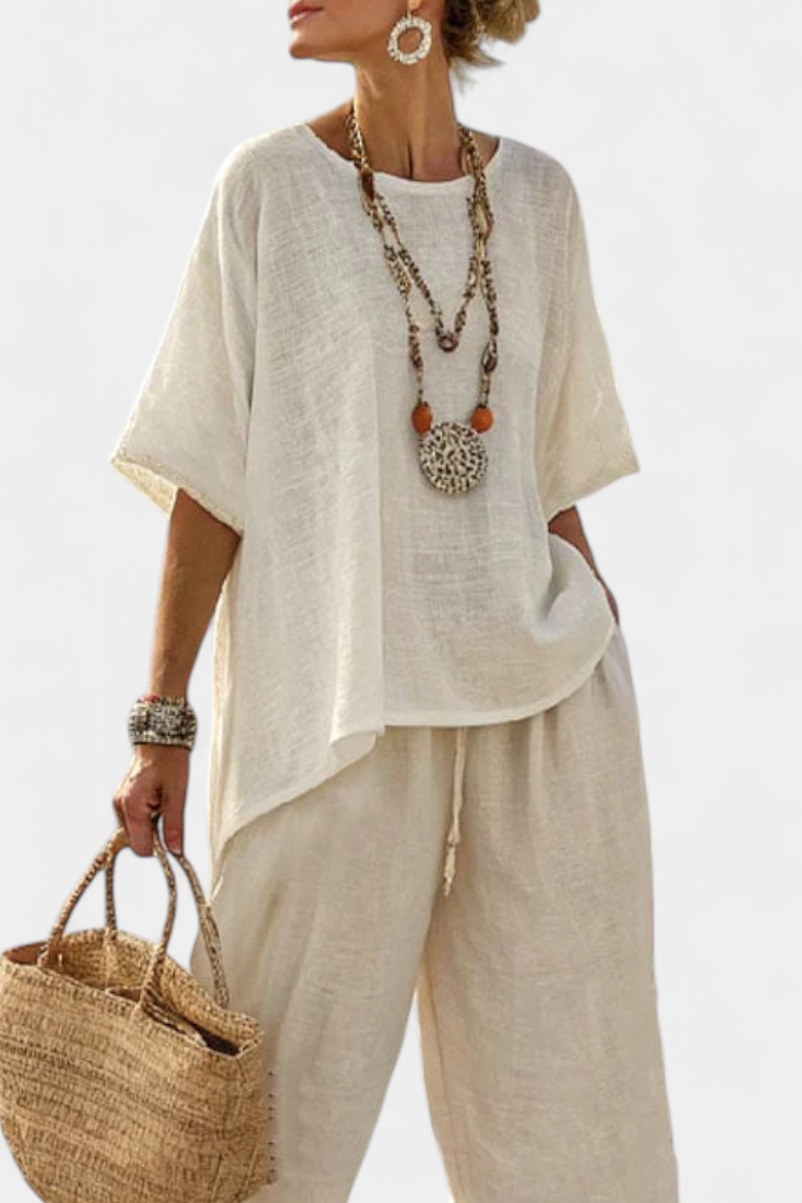 Beatrice | Camiseta cómoda básica y pantalones de pierna ancha.